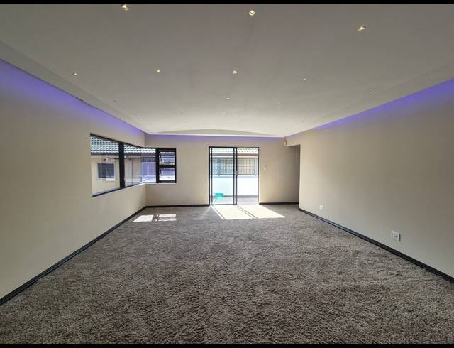 4 BEDROOM HOUSE FOR SALE IN SOMERSET PARK